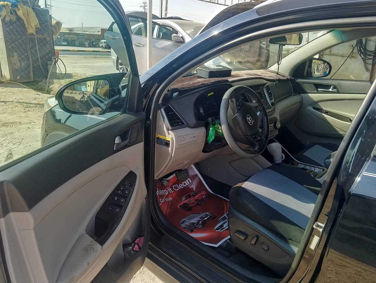 السلام عليكم
توسان 2016 ,امريكي

مكينه1600 تيربو
 ليبل واحد كلها

فول تحكم

السياره جاهزه من كلشي 

رقم بابل جديد  بأسمي 

مداور 

ترهم مراوس

بابل الاسكندرية 

‭***********
