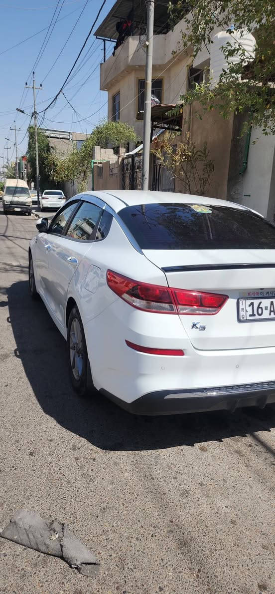 K5 وارد كوري غاز مديل 22
رقم قادسيه مكانها البصره ..
فقط مدكر خلف السائق ..الباقي كفاله 
السياره تعمل بالغاز .
ماشيه 72 الف 
السعر 170 
للاتصال ***********
