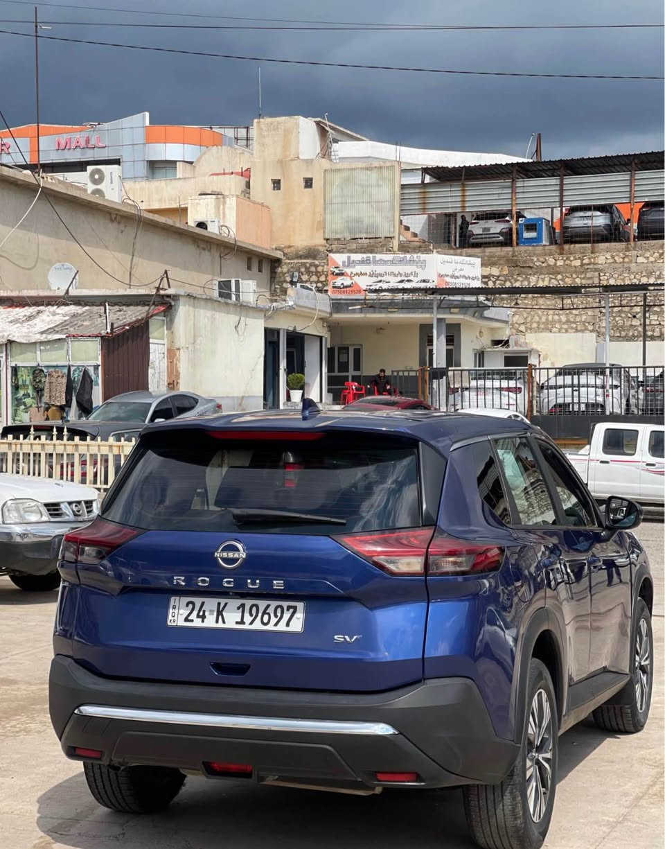 نيسان روگ
موديل 2023 
موسفاتSV داخل ابيض
لون نيلي
سبخ 3 قتعه 
مكان عقره
سعر129 شويه مجال
موبايل*********** اكر, نينوى
