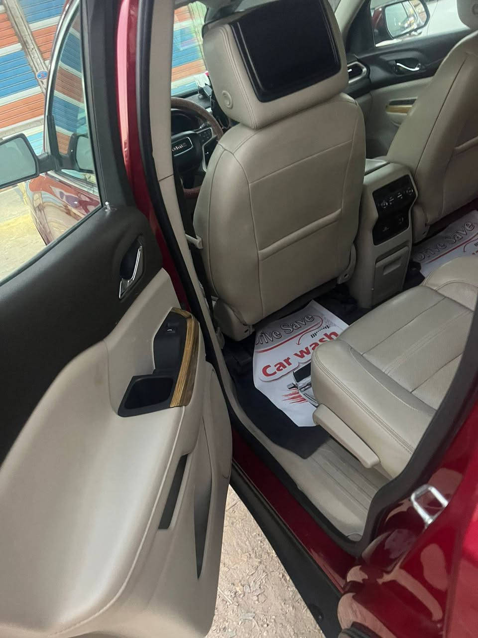 السلام عليكم 
السعر بلاش بلاش متوازي واريد ابيع عارضها 158 وبيها مجال للشراي رقم انكليزي تحويل مباشر ب اسمنا
جمسي اكاديا فول اعلى فئة دانيلي يعني اعلى فئه بالجمسي مكينه ٣٦٠٠ تنفس طبيعي مكفوله هيه والگير السياره جاهزه للاخير وتريها للبصره حدادية ستوني نافضها بالكارتون وتخم تاير جديد وكلشي بيها جاهز ما بيها نقص برغي الحادث موضح كدامكم بالصور باب السائق وجاملغ وبنيد الجاملغ مصلح نفسه مكفوله تكم وشاصي ولغد وسعرها جدآ مناسب وماكو مثلها بهالسعر 
الموصفات متنعد بس الاعرفهن والسياره بيها موصفات متنعد 

1- كامرا ٣٦٠ درجه 

2- رادارات 

3- تحديد مسار وتحذير عند عبور الاشخاص والمركبات مع توقف ذاتي في حالات الطوارئ 

4- بصمة تشغيل وبصمات بوب 

5- بنوراما فتحتين 

6- كشنات خزن مع خاصية التدفئة والتبريد للكشنات الأماميه والتدفئه لجميع الكشنات 

7- شاشات بالكشنات وكشنات ملكي منفصل في اي بي مع كهرباء لكشن السائق والصدر 

8-شاشه جبيره ودشبول متغير وشاشة اعطال 

9-وضعيات قياده وفور ويل 

10-تبريد مركزي ٣ قطع وتدفئه شغالات 

وبعد بيها هواي سوالف ما اذكرهن مكان السياره بغداد العماري للأستفسار الأتصال عالرقم ‏‪***********‬‏

‏‪***********‬‏
ملاحضه اخوان رجئآ الشراي يتصل عالرقم وكلشي موضحه بغداد, العراق
