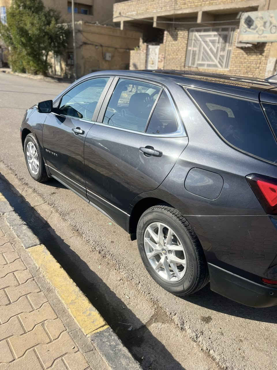 السلام عليكم ورحمة الله بيع او مراوس حسب القناعة  كوينكس 23  خمس كامرات تشغيل عن بعد بسمي شخصيا سيارة حلوةً ونظيفة جاهزة مجهزة من كل النواحي الحادث كما موضح بالصور بنيد وجاملغ فقط مكاني كوت مركز المدينة السعر المطلوب 170 قابل للتفاوظ ***********
