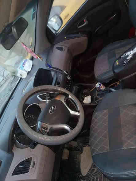 توكسان 2012 خليجي رقم بغداد الإنكليزي محرك 2000 كشنات جلد شاشة وكاميرة وتحكمات ستيرن اشاير بالمري  جديدة وجاهرة  من كلشي تبريد ثلج وتدفئة الخ بيه فقط صبغ داير الرقم بالقبق مال جنطه بدون دواخل السعر 134 المكان بغداد الدورة للاتصال *********** الشراي يتصل مامتواجد بالتعليقات
