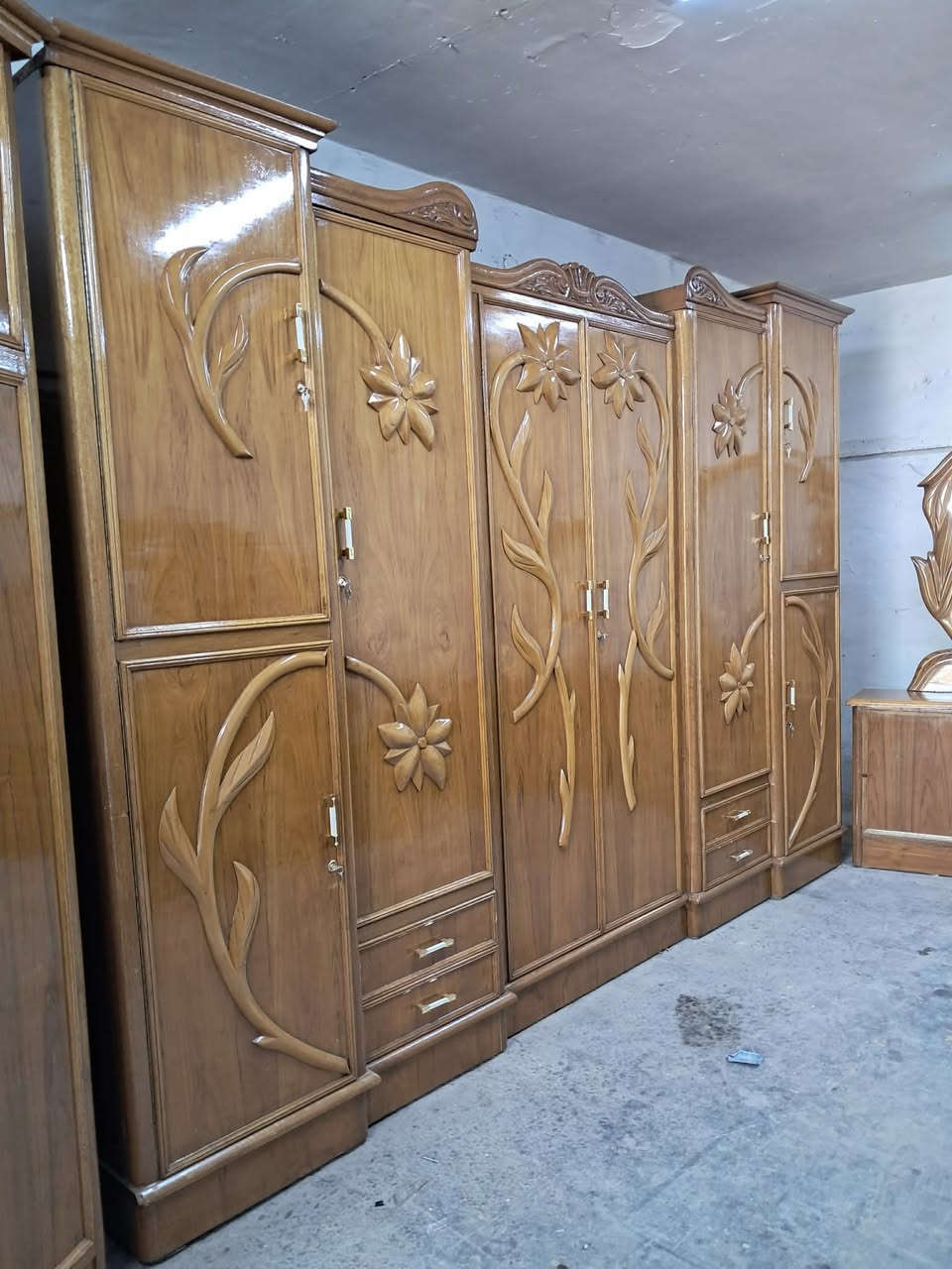 غرفه نوم مستعمله اخت الجديده ست أبواب كل باب وحد دنك جاوي داخل وخارج صاج الغرفه ولا غلطه العنوان بغداد  يوجد توصيل لكافه المحافضات


**إذا كنت صاحب هذا الإعلان وتريد حذفه لأي سبب، رجاءا أرسل رسالة إلى الدعم الفني**