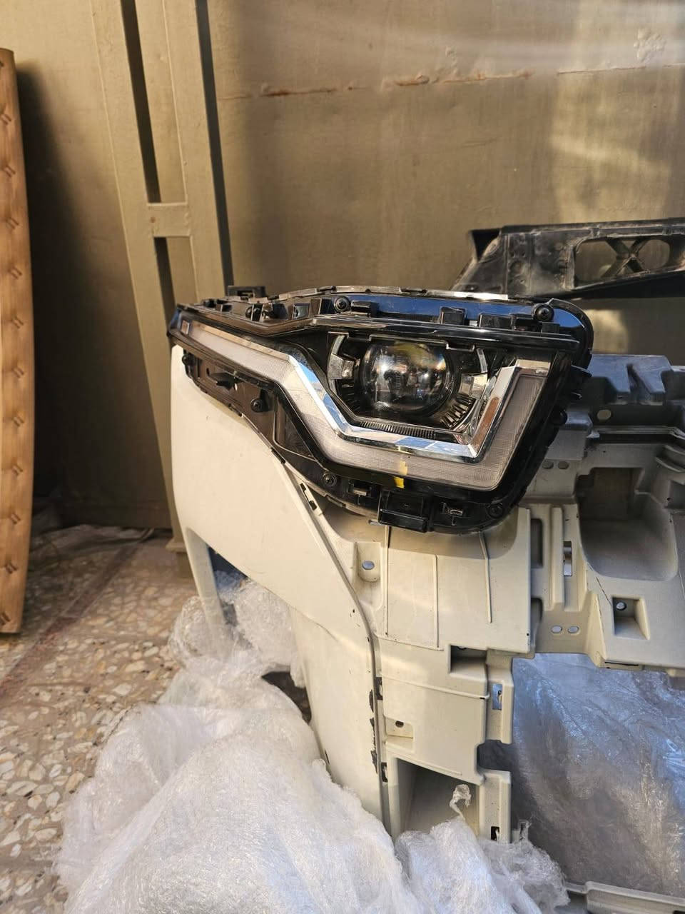 السلام عليكم عندي ادوات احتياطية مال سانج يونج توريس لايتات مع دعامية معبدنة عدد ٢ اليحب يشتريهن يتواصل على الرقم *********** وبي واتساب للعلم موديل ٢٤
