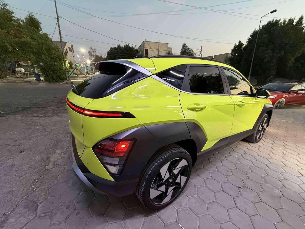 السلام عليكم .....للبيع فقط  كونا 2024 فوول مواصفات اعلة فئة .. شاشة متصله وسياقة عن طريق الريمونت  ... وارد امريكي ضرر بنيد تبديل وصبغ وتعديل بارد بحافة الجاملغ الأيسر بدون دواخل  وصور الضرر مرفقة بالمنشور .. السيارة بدون رقم ومكانها واسط الكوت المركز  
اي استفسار خاص او اتصل عالرقم 

***********
***********
السيارة معروضة ب 180
