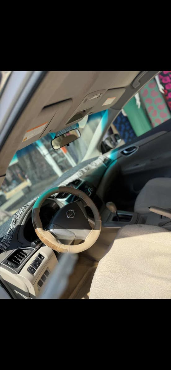 بەناوی خوا 
سەیارەی جۆری نیسان سێنترا براوە 
مۆدیل 2014 
رەنگی سپی بەفری 
ناوزەرد سەیارەکە توند و تۆلە مالی دۆستە هەموو گیانی بەشەرت  سحری 53 گەلا 
***********
