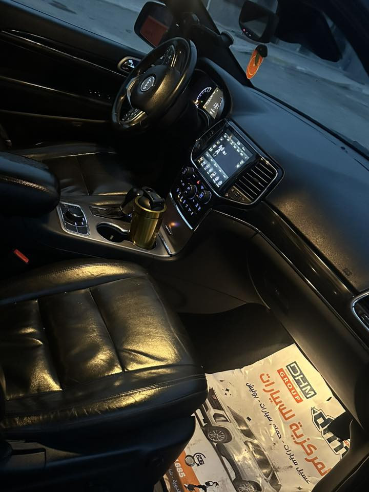 جيب شيروكي لمتد 2021 للبيع
محرك V6
قير أوتوماتيك
دفع رباعي
جلد + شاشة + كاميرا
فتحة سقف
حساسات أمامي/خلفي 

السعر 265

***********
