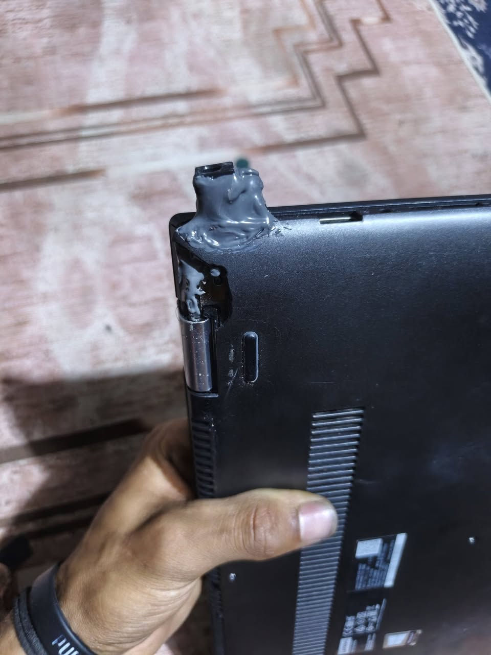 سلام عليكم 
حاسبه لينيفو Lenovo Yoga 510-
رام مالتهه DDR4 
4 كيكات قابل للتطوير 
المعالج AMD A6-9210 
 المعالج الجيل السادس 
ذاكره تخزين 1 تيره HHD
كرت الشاشه AMD Radeon™ R4 Graphics
الحاسبه شاشه لمس قلاب 180 
تكدر تستعمله لابتوب وتكدر تستعمله ايباد 
المشكله الي بيهه موضحه بل صوره 
مكان القاعده الشحن مكسور بس ما مأثر عليه 
ملحقاته شاحنه والموس 
مكاني بغداد حي النصر 
سعره 150 وبيه مجال


**إذا كنت صاحب هذا الإعلان وتريد حذفه لأي سبب، رجاءا أرسل رسالة إلى الدعم الفني**