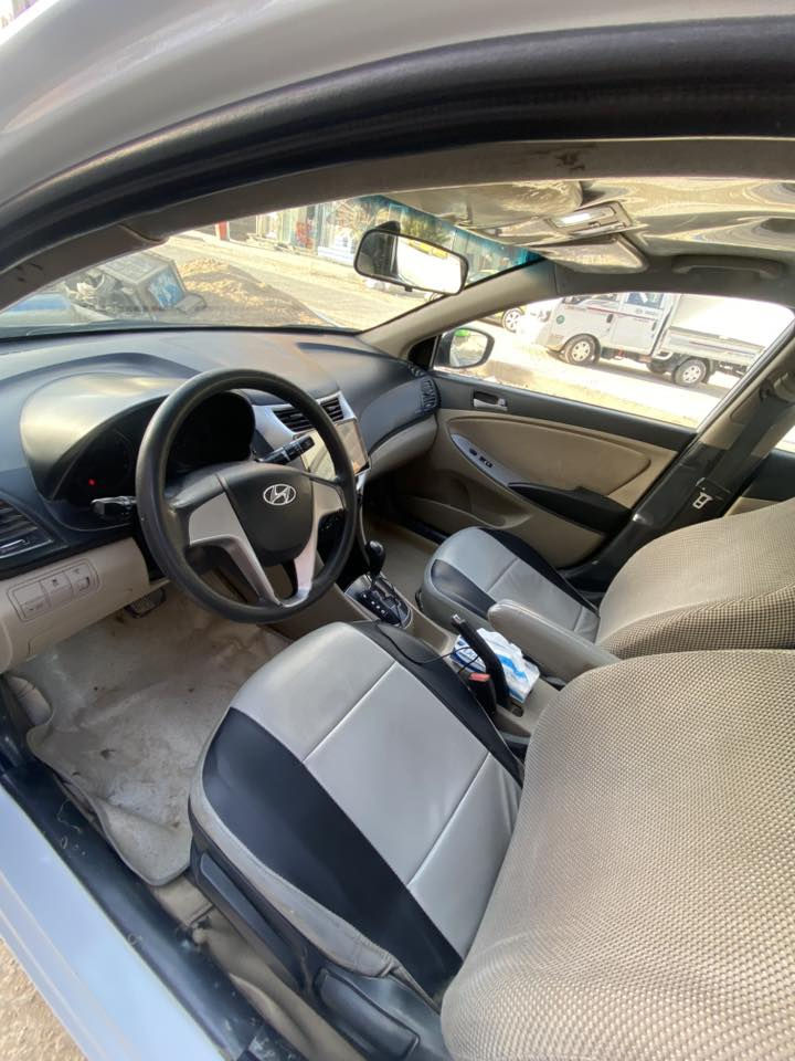 اكسنت 2017 امريكي 
محرك 1600 gdiمبدل جديد حاويه كفالة لا تنقيص ولا تبخير  
الكير بيه ونه بالنمرة الاولى والثانية فقط مكفول من التأخير اوالعته 
تبريد شغال كفالة 
صبغ قطعتين جاملغ الامامي والباب السائق فقط والباقي كفالة 
رقم بابل انكليزي وشرط التحويل 
السعر 103 قفل 
مكاني بالحلة مركز 

***********
