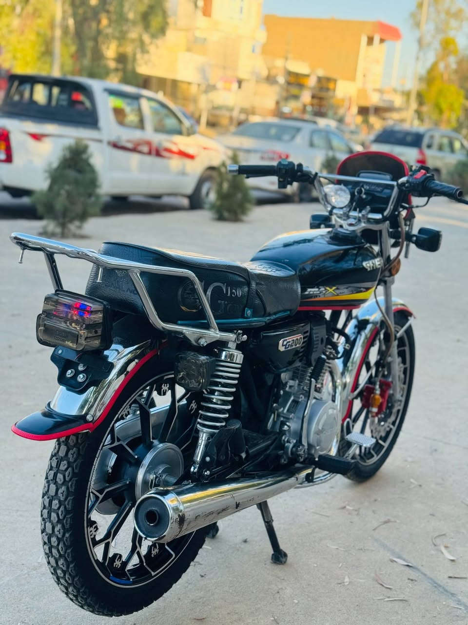 بەناوی خوای گەورە

ئەم ماتۆڕە بۆ فڕۆشتن ماشااللە تا بڵێی جوانە لە ڕوو بە ڕوو لە ڕەسمەکە زۆر جوانترە سەرفی نیە بوخاری نیە یەک دینار مەسرەفی نیە بۆ عەیب و عار چات مەکە موشتەری نیت سەری خۆم و خۆشت مەئێشێنە

جۆر      SHENKE

مۆدێل      2024

مەکینە      150cc

شوێن   چیمەن

سعر      650 مەعمەلە

ئەدمین🖤***********
