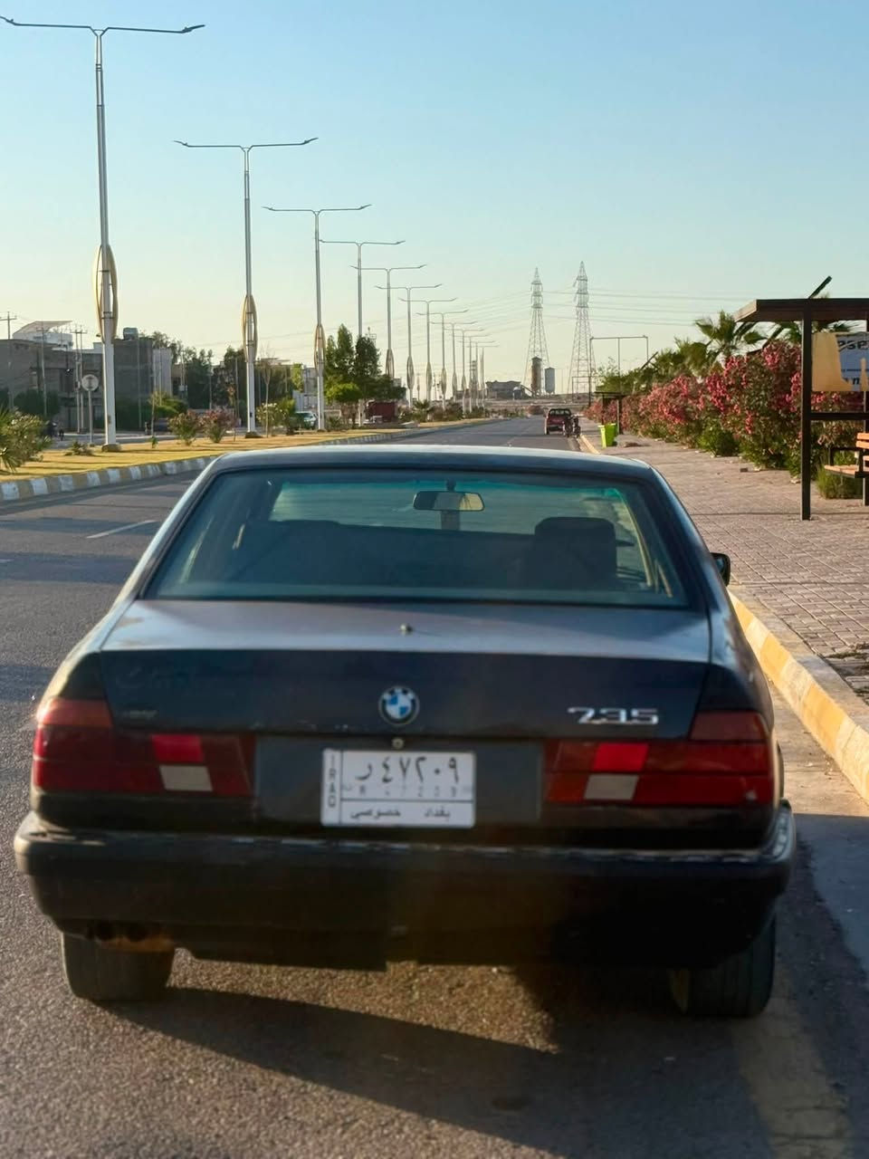 بي ام 735 اصل محرك مفتوح موديل 1992
كفاله من المعجون والصبغ
كهربائيات كله شغال بدون نقص 
كشنات كهربائيه 
جام 4 شغال
5 ويل كب 
صدر نضيف
سياره جاهزه بدون نقص 
تحويل مباشر ارقام بغداد الماني 
السعر 40 وبيها مجال حك الجيه 
***********
التواصل على الرقم فقط
