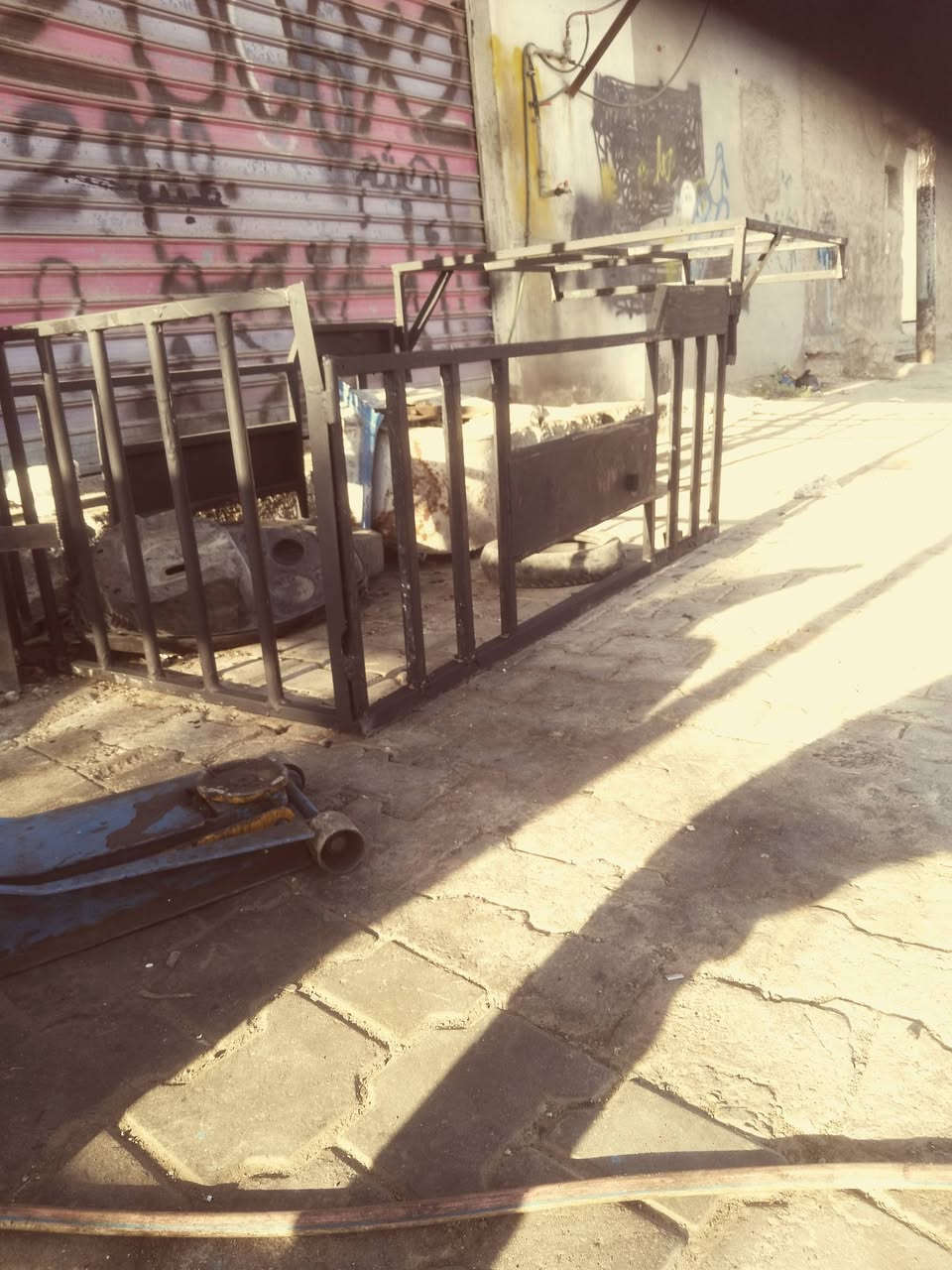 جنج سليماني لبيع 80

وبي مجال قليل العنون حي نصر كركوك***********
