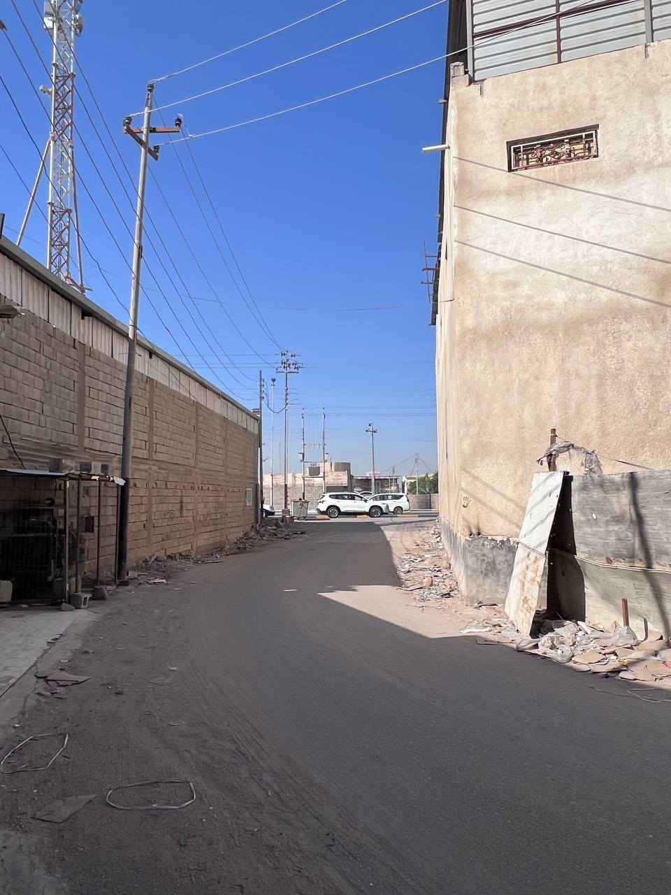 بيت برخص التراب لايفوتك
#المساحة :: 100م ركن على شارعين تبليط
#السعر :: 58 وبي مجال بسيط 
ثالث بيت عن شارع العوجة السايدين الرئيسي
#طابو صرف زراعي عراقي نموذج 25
#يحتوي :: غرفتين منام صالة صحيات داخلية وخارجية
استقبال طارمة درج خارجي ومطبخ ومنور .
إبي الخصيب - العوجة .
بيع مستعجل واقع البيت والموقع أجمل من الصور
#للأستفسار ::واتساب/***********
