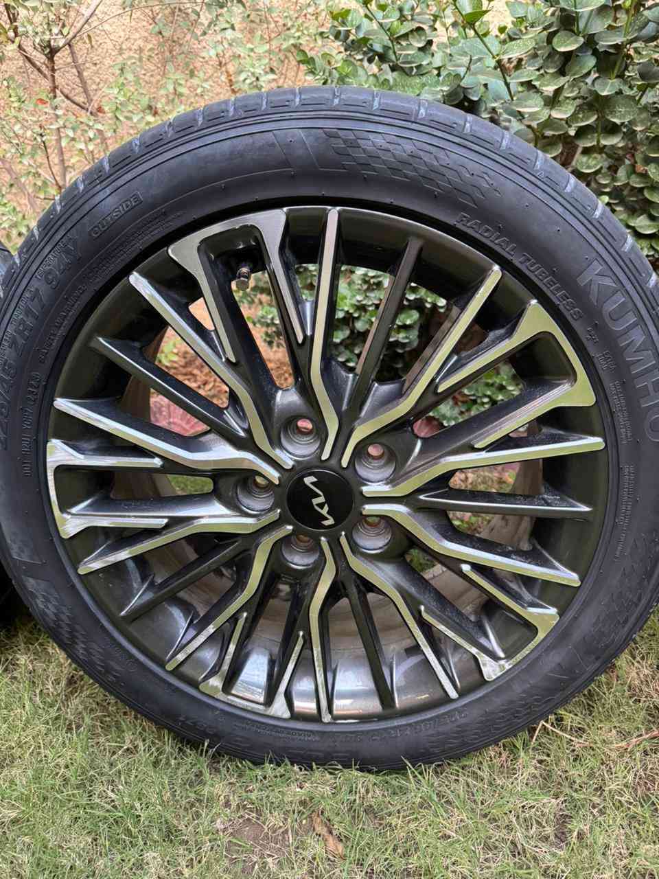 تخم ويل كب فورتي مع تخم تاير كومهو كوري اصلي جديد استخدام قليل جدا
قياس 17 /225 /45 سعر 350 دولار
رقم تواصل ***********
