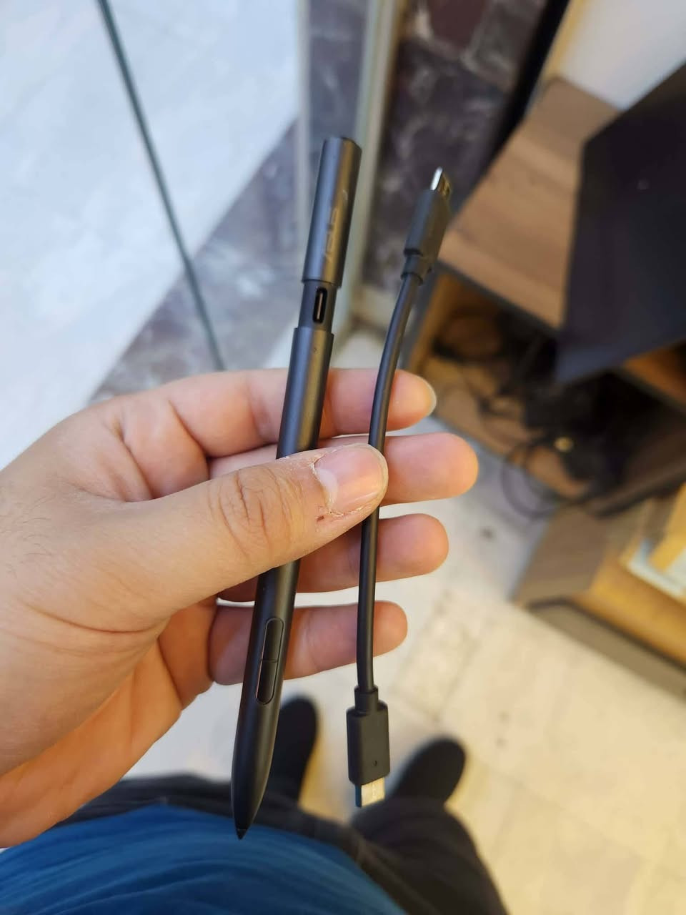 السلام عليكم
Asus ZenBook Duo 
Ultra 7 
16
1tb
كارتون ماكو
شاحنة وقلم فقط
مشحونة 17 مرة
السعر 1,250,000
***********
واتساب او مسنجر
