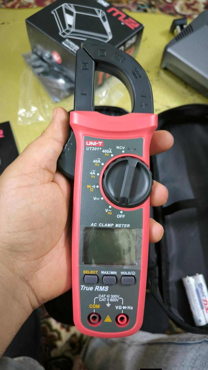 كلامب ميتر ماركة UNI-T
جهاز تخليه على يمينك من ناحية دقة القراءه


**إذا كنت صاحب هذا الإعلان وتريد حذفه لأي سبب، رجاءا أرسل رسالة إلى الدعم الفني**