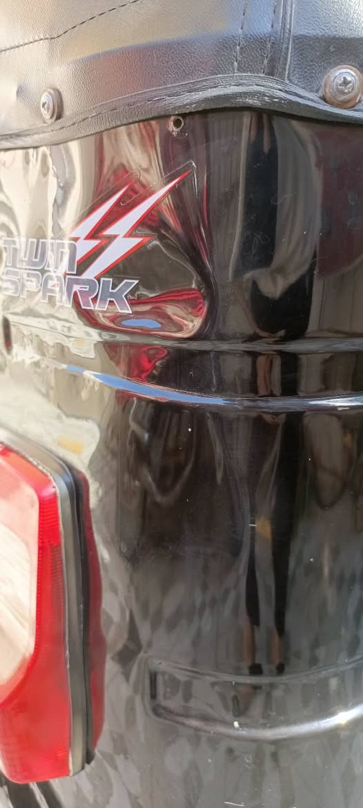 تكتك 22شهر 8مكينه كفاله فقط زنجيل وكلجات بعدني مابدلهن جايبهن عدي والبدي شوفت عينكم ماناقصه شي خير من الله سعر8100وبيه مجال تصال ***********/***********
