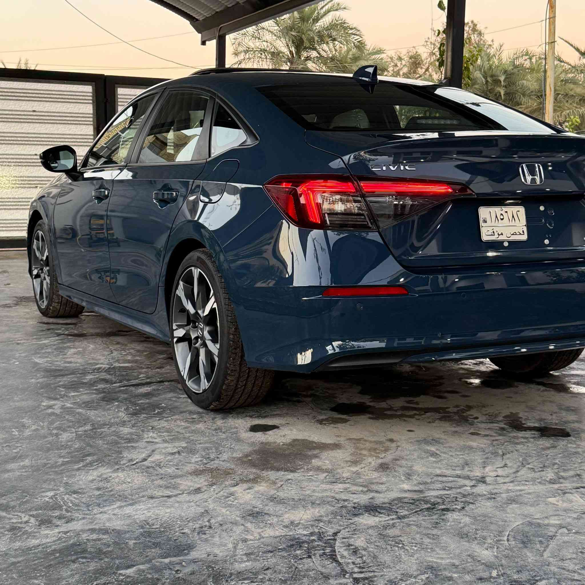 Honda civic hybrid 2025 sport touring
اعلى فئة بالسفك ماشية 7000mi 
محرك 2000 هايبرد 
كشنات كهرباء 
تدفئة كشنات امامي خلفي ستيرن 
كشنات جلد 
مراية اوتودم عاكس للضوء 
لد امامي خلفي 
شاشة دجتل عدد ٢ 
٤ مود قيادة eco normal sport indivual
اوتو هولد هاندبريك كهرباء 
سستم سماعات boss عدد ١٠ 
فتحة سقف 
رادار امامي خلفي جانبي 
حساس امامي خلفي 
نظام alexa honda conect 
خدمات كوكل بلي بالشاشة 
الحادث جاملغ وبنيد والشاصي جهة سائق مصلح لغد كفالة كل قطع السيارة اصلية شرط اي قطعة تجاري ماكو 
ايرباك دركة وبردة اوراقهة باسمي تحويل نفس اليوم اذا يعجبك مكان سيارة بغداد حي جهاد *********** 
السعر ١٦٣ وبيهة مجال
