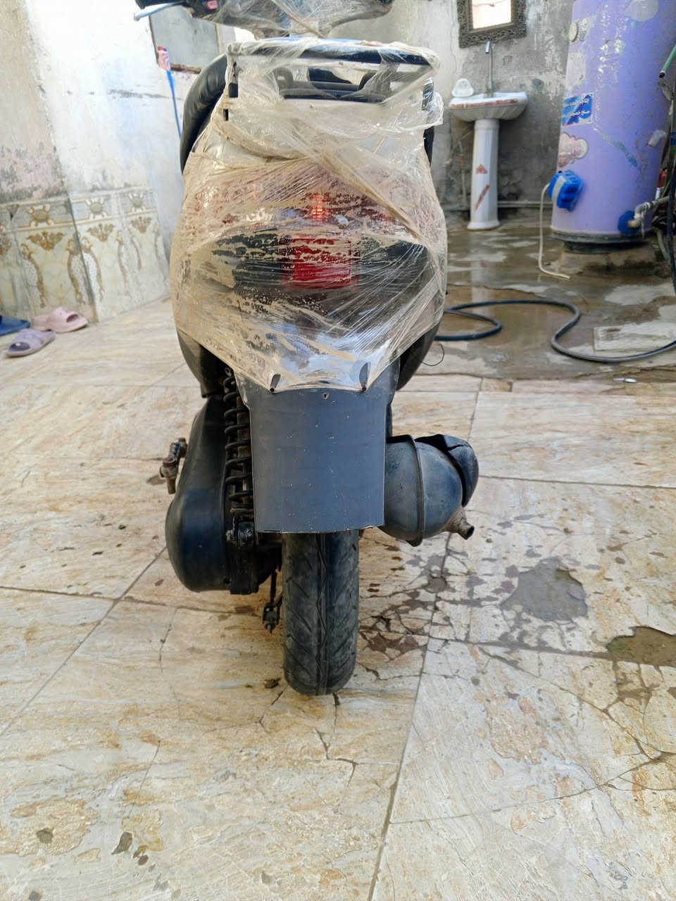 سلام عليكم دراجه بترا 60 سلف هندر كهربائيات فول
مامفتوحه لو مفتوحه ماعرف تجي وتفحص اذا تريد
 بس دراجه نضيفه كلش شغاله خرسه دوم سرعتها دك 60
سعر 300 وبيها مجال قليل 
وتس اب  او اتصال ***********
جماعت 150 اطلع كبل حبيبي
