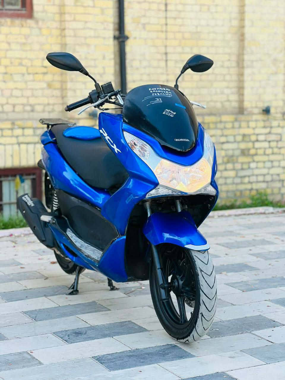 السلام عليكم للبيع دراجه pcxجيل الاول مديل 16 دراجة مال رمبه ماخذها رمبه الدراجه وأعلى ايدي ياباني الاصلي دراجه جديده مال جناي وعلئ ايدي لون مميز 
ياباني الاصلي دراجه كامله أستان كهربائي حساس ازدحام حرف دراجه جديده الدراجه مكينه لوك شلعه معدل خير من اللّٰه دراجه تكول جديده بمعنئ الكلمه واحلا من الصور مال جناي المكان بغداد الكرخ دراجة مكفوله اي نقص مابيه السعر مليون و٣٥٠الف الأتصال على الرقم ***********

ا بغداد, العراق
