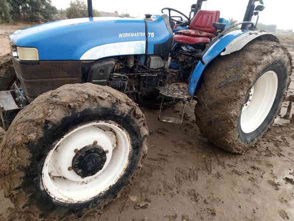 سلام عليكم كاروبه نيوهولند البيع حجم 75كاروبه مديل 2016 لا كير ولا جهاز على وضع شركه فقط بس لمحرك مفتوح كهربائي كله شغاله مكان الناصريه لمركز ستفسار تعال خاص ***********
