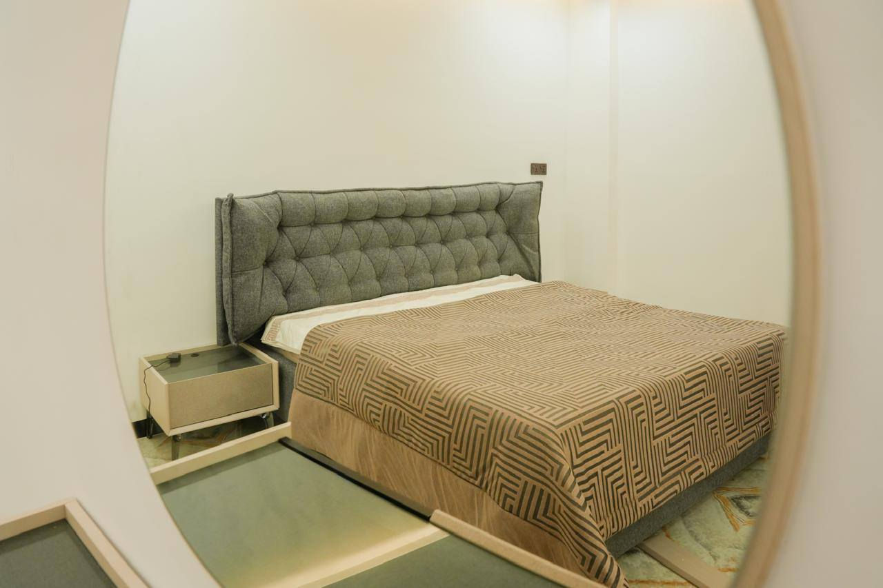 🚨 عرض محدود — شقة للبيع بموقع حيوي
📍 شارع ميثم التمار خلف كراج السيارات
🔹 مساحة 65 م²
🔹 غرفتا نوم مريحتان
🔹 مطبخ عملي مؤثث بالكامل
💥 تحتوي على سبالت عدد 2
💥 طاقة شمسية تغذيك بالكهرباء 24 ساعه
💥 مصعد شغال 24 ساعه

مناسبة للاستثمار والدخل الإيجاري.
📞 للحجز والاستفسار: ***********
واتساب متوفر
