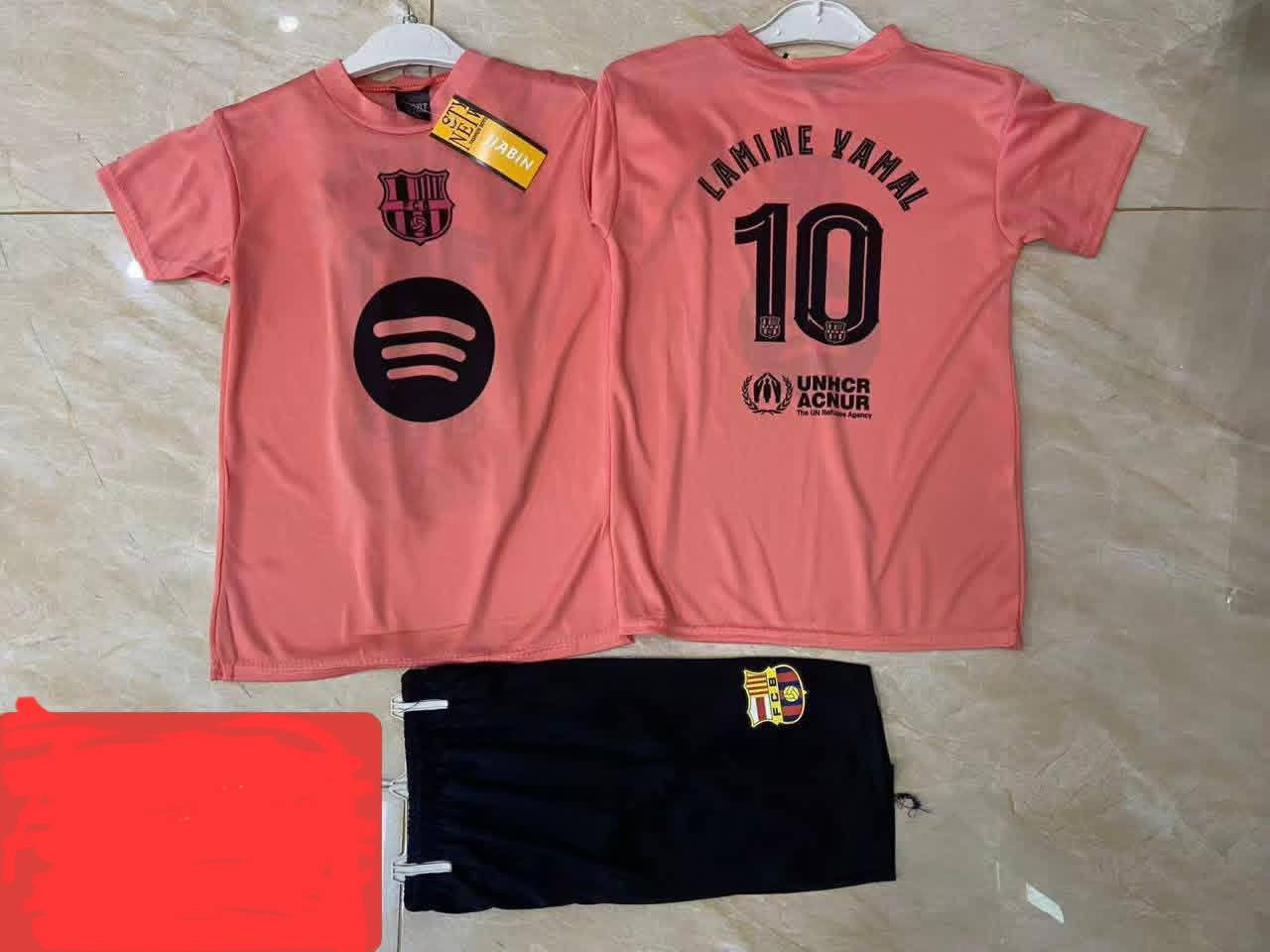 #دريس وشورت ولادي 👍
15 نادي متوفر 👍
#خانقين شارع المصرف داخل الفرع مقابيل مجمع باريس 
#متوفر توصيل لجميع المحافظات للحجز يرجى التواصل على واتساب ***********
