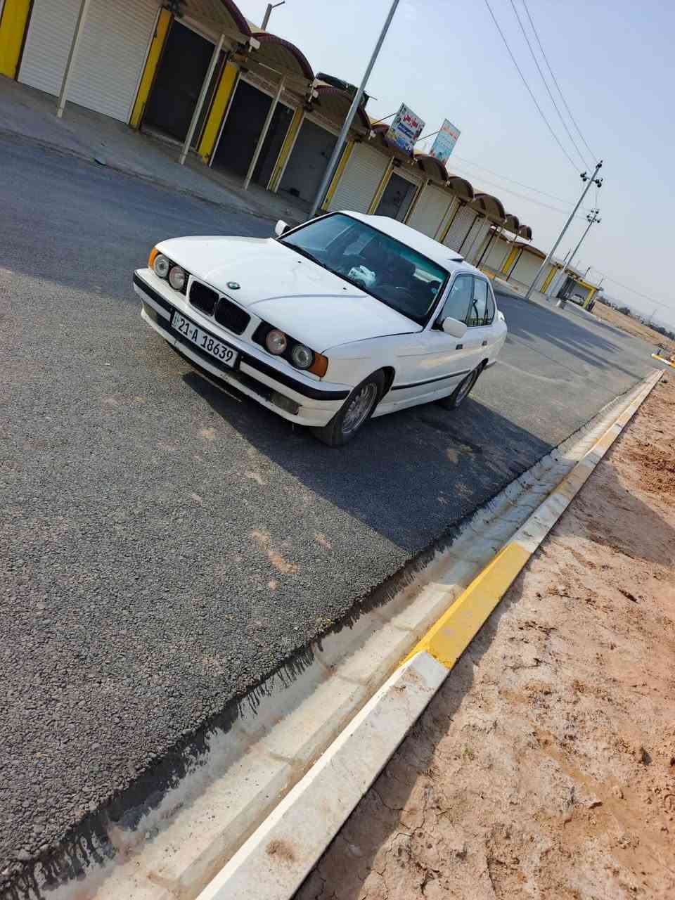 سلام عليكم بي ام 525 مديل 91 رقم سليمانيه انكليزي جديد بسمي تبريد تدفئه شغال كير اوتوماتيك جديد شاده قبل يومين يشك كاع شك سيار ه نضيفه مابيهه نقوصات محرك بي بخار قليل بدون تنقيص  سعره 55 بي مجال لطيبين مكان ديالى خانقين ***********
