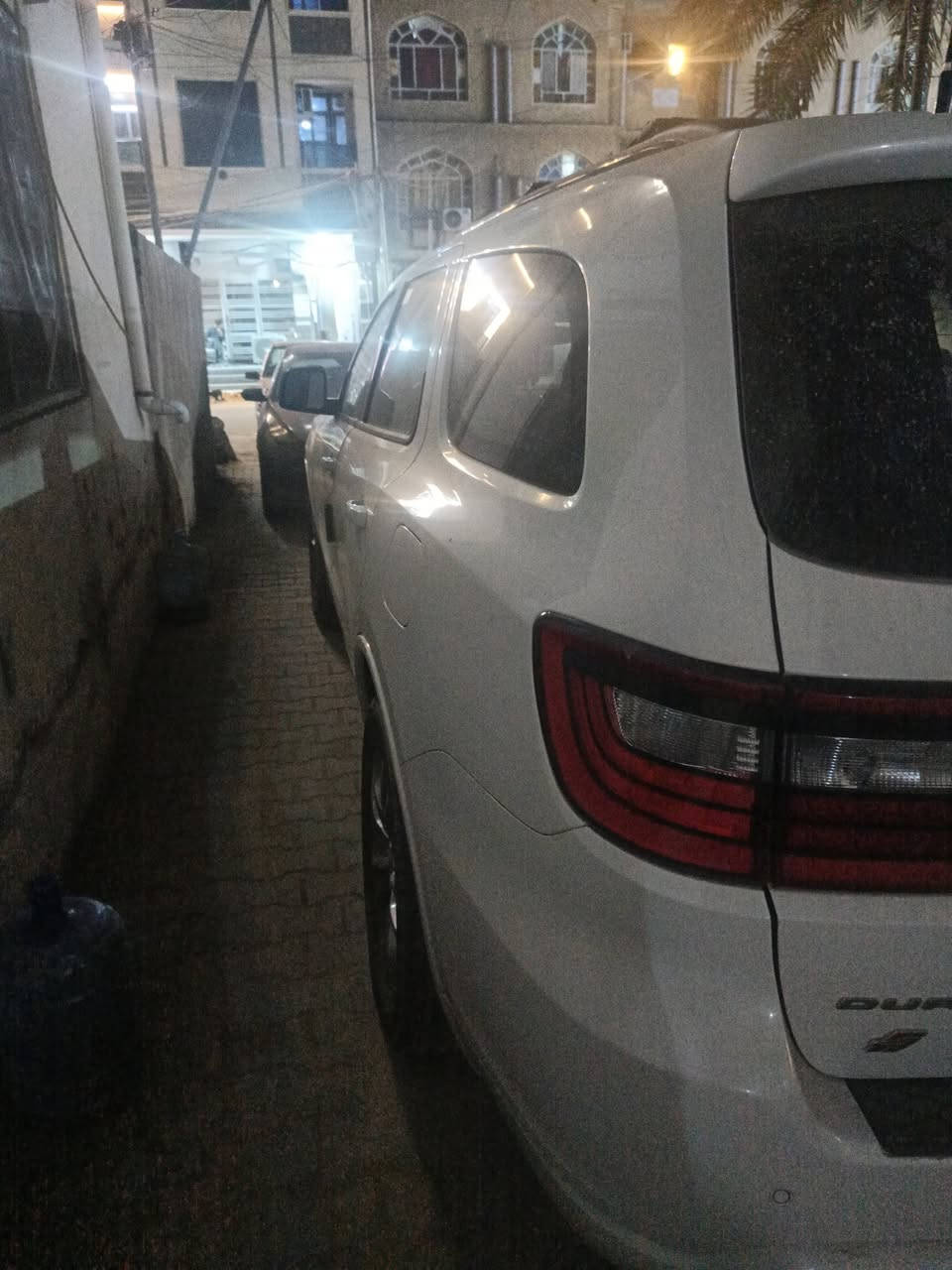 السلام عليكم
عندي دوج. دورنكو 2019 وكالة هارلم 

للبيع أو كراوس

بانوراما

كشنات رياضيه

داخل الأحمر

تدفئة وتبريد بالكشن

جنطه.كهرباء

محرك 5.700

رادار جانبي

توقف ذاتي

فور ويل 

باقي مواصفات معروفه 

للاتصال *********** هشام
السعر 33.500 بيه مجال
