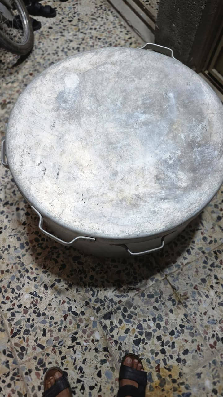 قزان للبيع ابو اربع يدات حجم كبير  الثقيل 
اي استفسار على هذا الرقم ***********
