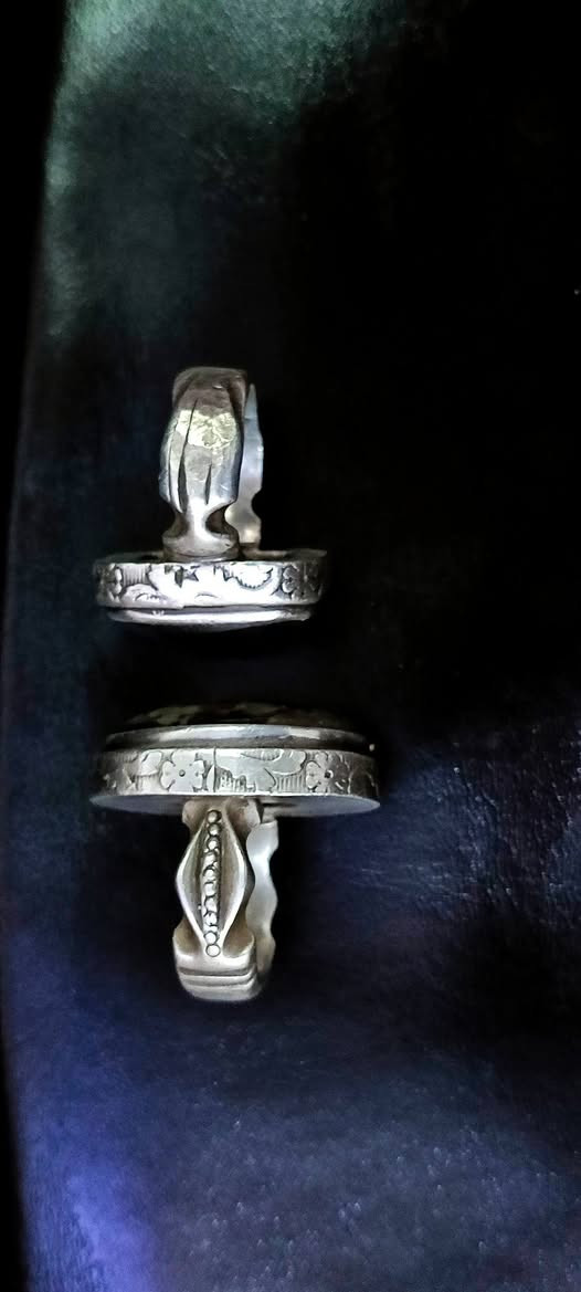 عقيق يماني قديم ..
شجري(خرائطي) +طحلبي(اسود) ..

قياس 15(شجري)+16(طحلبي) خنصري ثقيل ..
واتساب فقط:‏‪0788 748 3882‬‏

لايوجد توصيل ..المكان :الناصريه مركز
