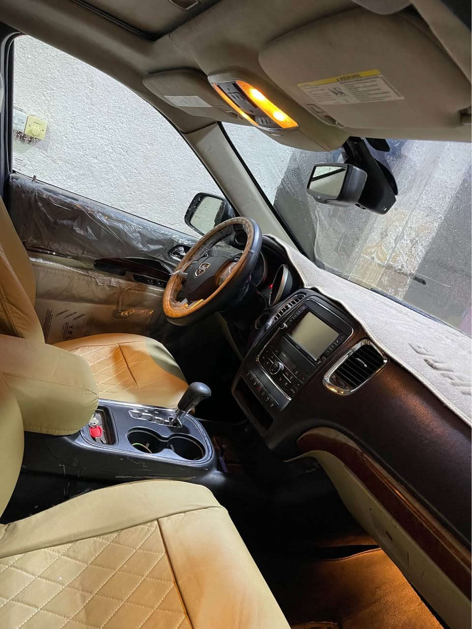 دوج دورنكو 2013 محدثه بچمها 2019 السيارة باسمي تحويل ثاني يوم رقمها بغداد مشروع وطني السيارة 8 سلندر فول مواصفات:
فتحه 
كشنات كهربائيه 
تحكم ستيرن 
اشاير بالمرايات 
وبعد هواي مواصفات ما ذكرتها 
السيارة مصبوغه عام 
السعر 145 وبيها مجال قليل 
مكان السيارة البصرة الجمهورية 
للاستفسار الاتصال ع الرقم *********** البصرة, العراق
