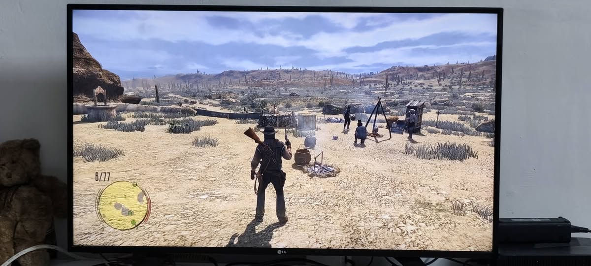 Xbox 360 مهكر
يحتوي على ٣٠ لعبة قوية 
جهاز نظيف و شغال 
مع ٢ جويستك 
مع ١ كيبل شحن للجويستك 
السعر ١٢٠ الف 
مكاني بغداد : الدورة  توصيل ماعندي
للتواصل على الواتساب ***********
