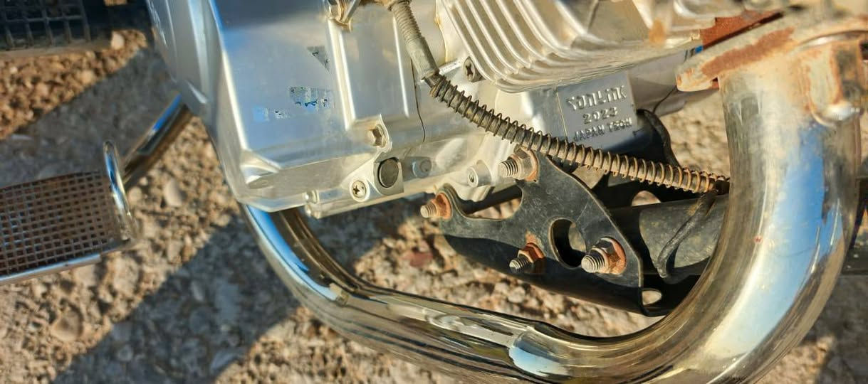 سلام عليكم للبيع دراجه سونك ٥كير دراجه موديل ٢٣محرك مكفول من فتح كهربائيات كامله من عدا الدشبول بيه كطع واير يشتغل ويطفي وبيها صفاحيه نقص تأيرات جدد قبل ٥تيام شادهن دراجه نظيفه بمعنى الكلمه ب٥٥٠وبيها مجال شراي بيه خير ويدلل مكاني ديالى دلي عباس 
***********
