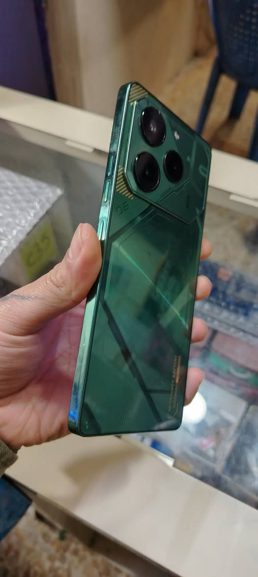 بوفو ٦ برو جهاز غني عن التعريف ذاكره ٢٥٦ رام ١٢ بوبجي ٩٠ فريم
الجهاز شرط نضافه ٨٠ بل ١٠٠
السعر ١٥٠


**إذا كنت صاحب هذا الإعلان وتريد حذفه لأي سبب، رجاءا أرسل رسالة إلى الدعم الفني**