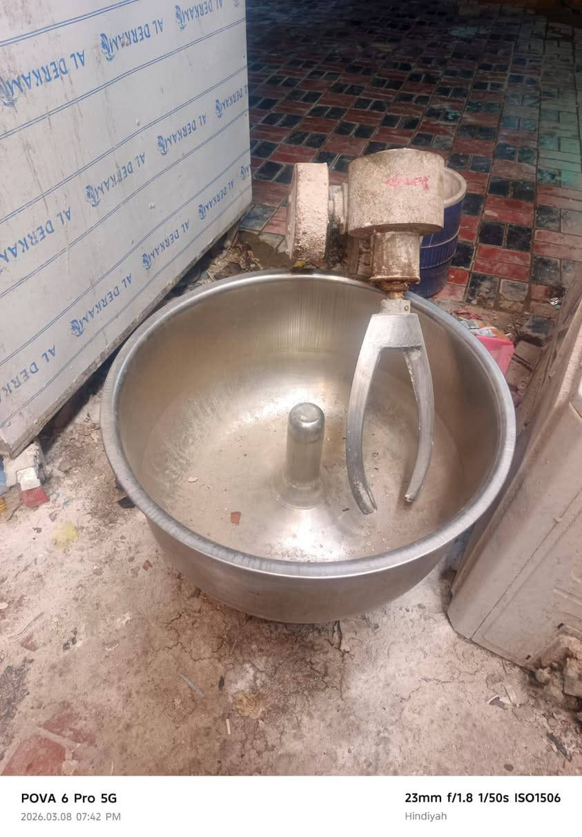 سلام عليكم تنور متنقل وعجانه وتخته البيع واتساب ***********
