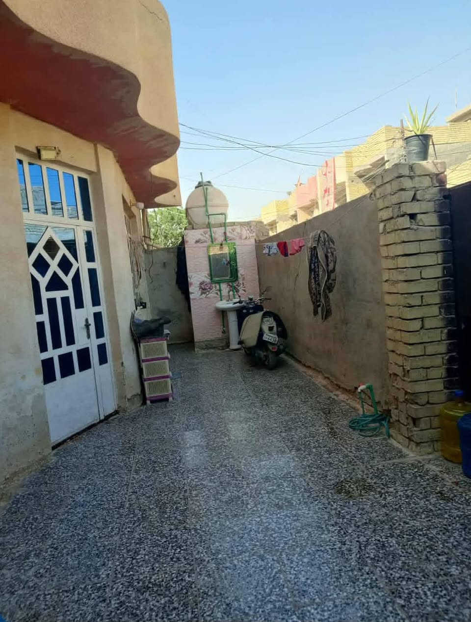 سلام عليكم بيت البيع طابو زراعي قرار 25 بل زعفرانيه يم السده مساحه 100 متر مربع بيت طابقين طابق الرضي ستقبال + غرفه نوم+ صاله+ مطبخ+ منور ولطابق الفوك مثل الجوه رقم تليفون ***********
