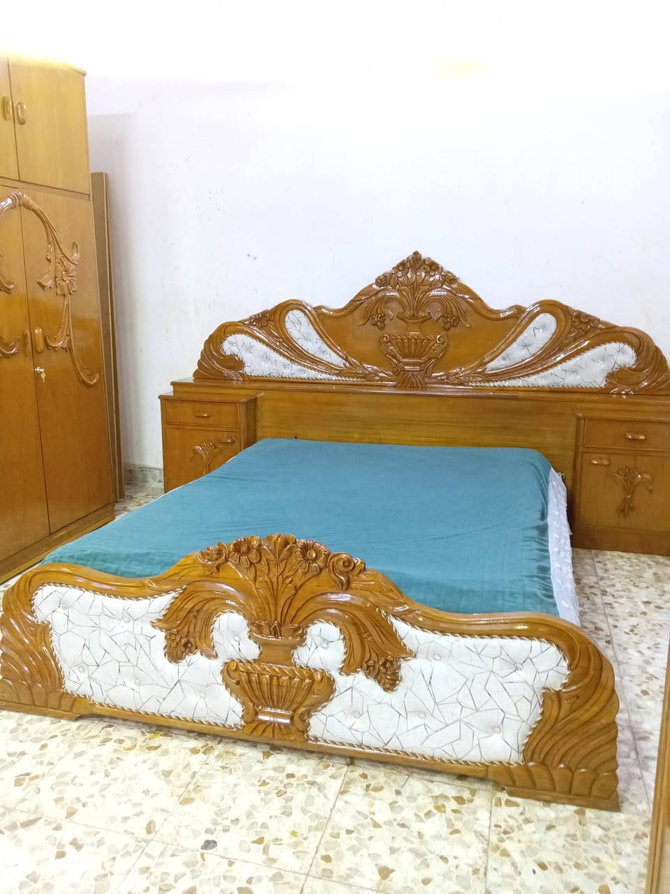 مكلف بلنشر غرفه تسكام نجاره صاج داخل وخارج ظهر جرجوبه صاج بورمي نقش 900وبيه مجال  حله للاستفسار الاتصال بلرقم ***********
