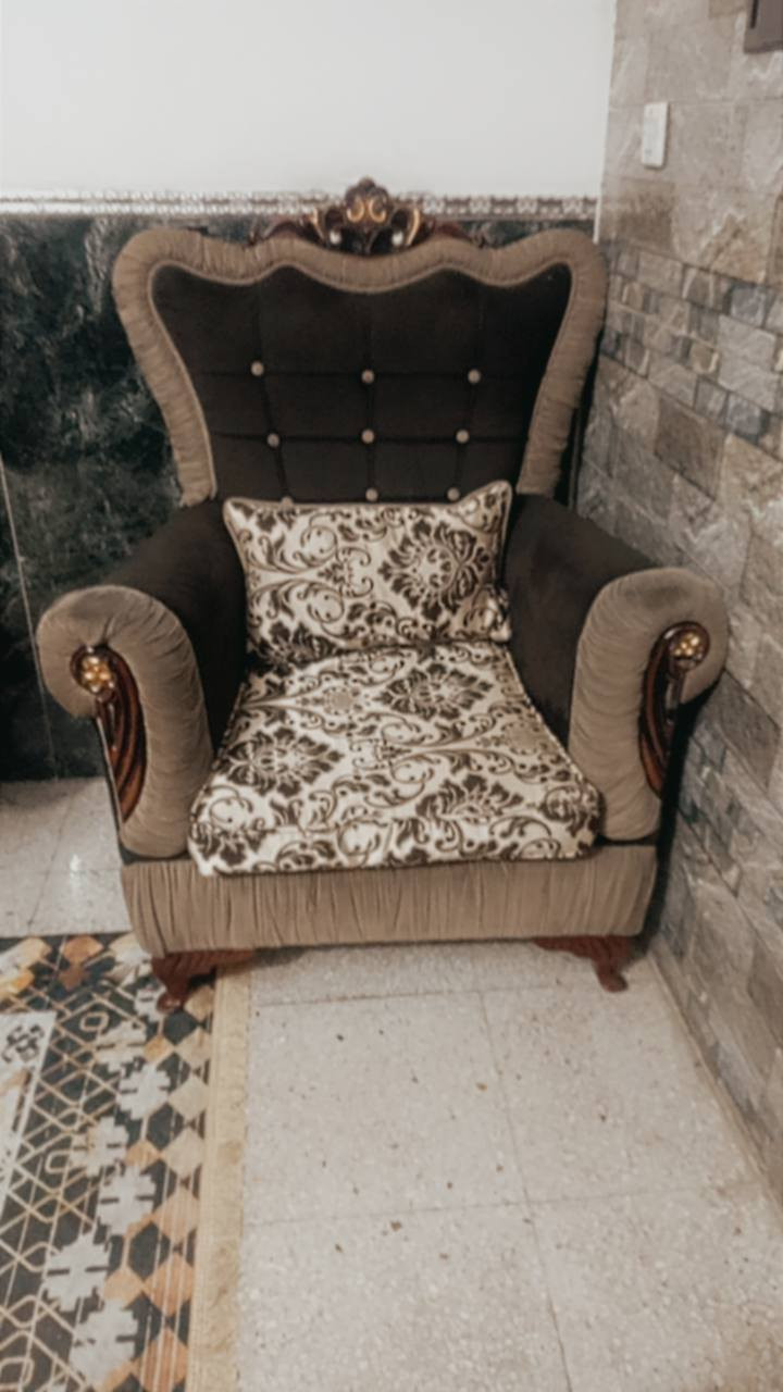 #السلام_عليكم 
تخم للبيع نضافة 90% 
4 / ثنين قطع كبار وثنين زغار
الاتصال على الرقم *********** بي واتساب
