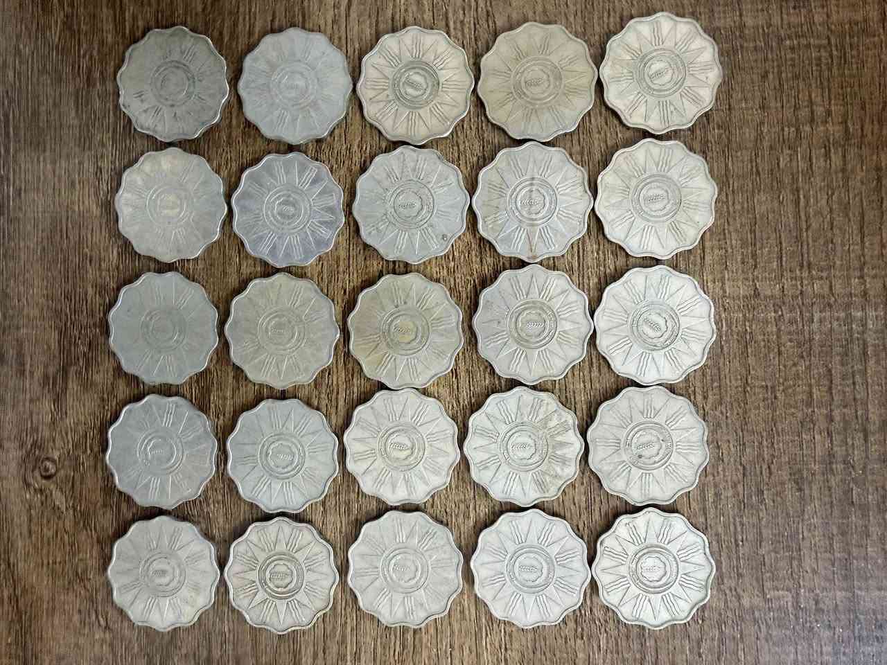 ١٠ فلس اصدار ١٩٥٩ العدد ٢٥ قطعة  حالات جميلة بسعر ١٥ الف دينار  للكل


**إذا كنت صاحب هذا الإعلان وتريد حذفه لأي سبب، رجاءا أرسل رسالة إلى الدعم الفني**