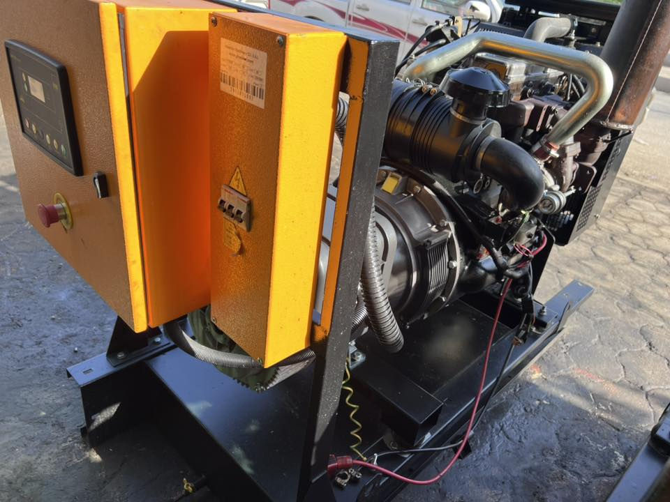 نوع المحرك:بيركنز إنكليزي الأصلي
القدره:45/KVA

المحرك:3بستم سوبر 

نوع الملف:لوري سومر فرنسي 

مع سسستم بروتكشن كامل للحمايه ونظام اوتو Ato

☎️رقم الهاتف:***********

***********

🔷العنوان:بابل
