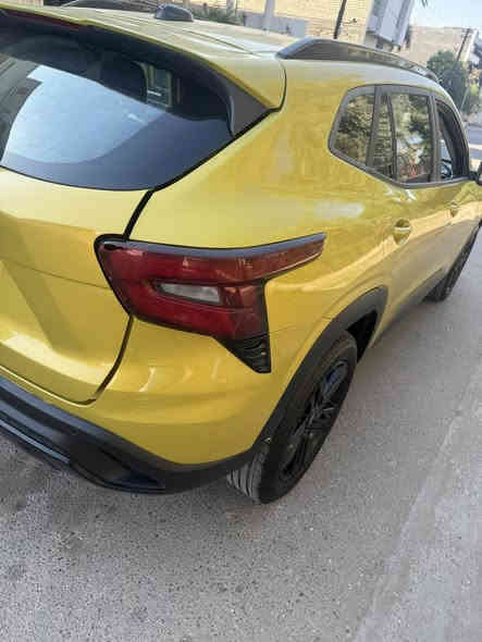 السلام عليكم تراكس موديل 2024 بأسمي حره بدون رقم تترقم جميع المحافظات صور الحادث مرفقه 
فه اكتف 
رادار مري 
رادار خلفي
رادار امامي
كشنات جلد 
بصمه السيارة
تشغيل ع بعد
ويل كروم سود بلاك
كير 6 نمر المرغوب 
محرك 1.2 تيربو 
اوتو 
توقف ذاتي
شاشه متصله ديتجال
كار بلي
لايتات لد
السيارة ماشيه 2000جديدة
للعلم بيها كم شغله نقص ابيع ع وضعها
ابطانه جاملغ داخليه خارجيه هلال جاملغ
مكاني بغداد الاتصال ***********
السعر 122$
