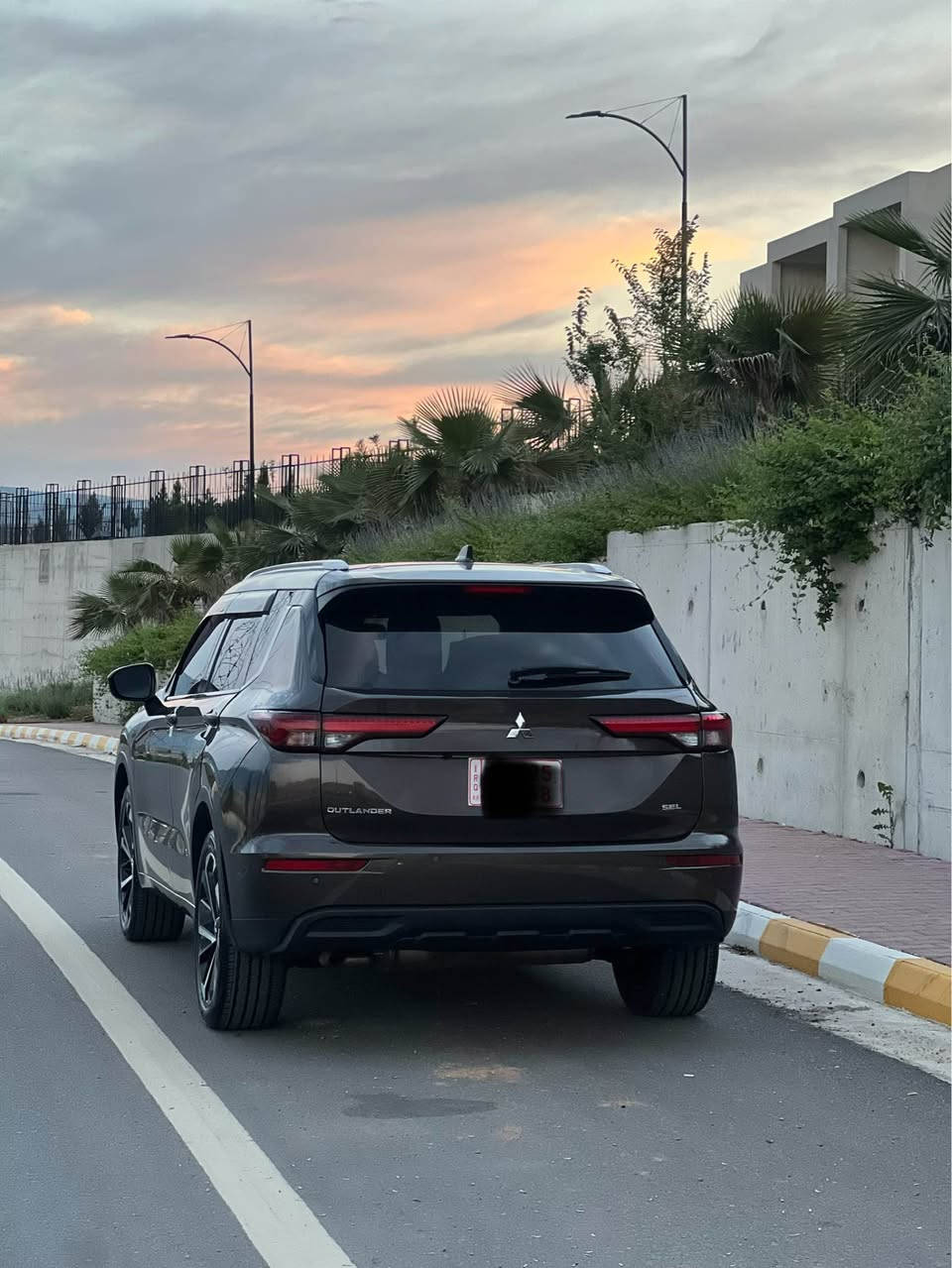 سلاوى خواتان ليبيت 
ميستوبوشى ئاوتلانده ر 
موديلى ٢٠٢٤ 
مواسه فات SEL 
فول فول مواسه فات 
به س پانوراما نيه 
٢ كوشن كاره با 
په رده 
كوشن جلد 
٧ نه فه رى 
گيچ الكترونى 
سنوق كاره باى 
٥ كاميرا 
كامل رادار 
ليدى به ر گه ده رگا+ ژير ده ر گا
٣ پارچه ى بوياخه بونيد چه مه له غ سنوق 
ايرباگ به س سوكان سيسته مه 
شوين سليمانى 
*********** 
نرخ:١٨٠$ مه جال السليمانية, العراق
