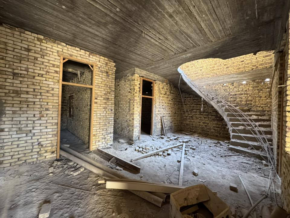 #اعلان_رقم_380
⚜️هيكل للبيـع طابقين كونكريت مسلح|| طابـو زراعي سند 25

⚜️مسـاحـه 200 واجة 
❗️العنوان / التقية الثالثة يبعد عن الشارع الرئيسي 50
شارع تبليط
⚜️ تفاصيـل || طابقين 
الطابق الاول / غرف نوم عدد 2 + صالة + مطبخ + استقبال + حمام داخلي وخارجي + منور + طارمة كبيرة
الطابق الثاني / غرف نوم عدد 4 + صالة + حمام 

.
للأتصـال أو واتسـاب : ***********
