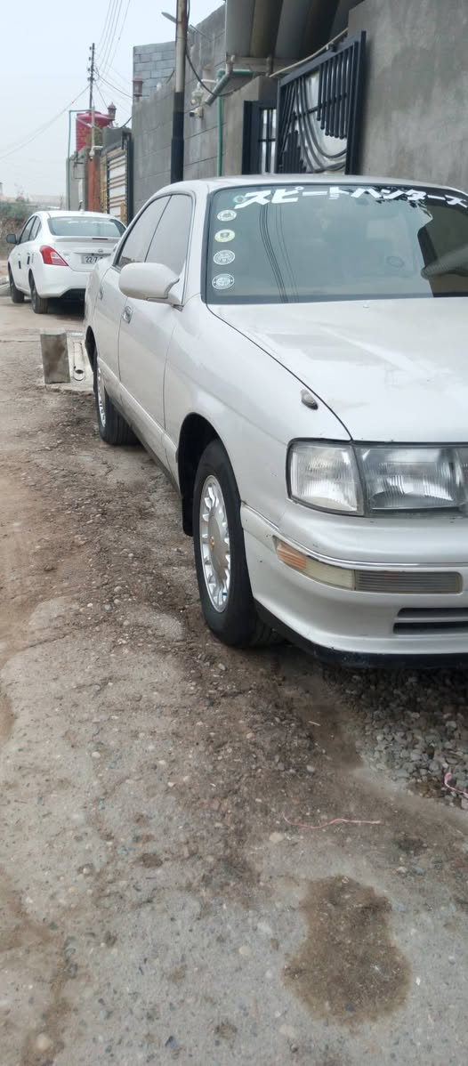 السلام عليكم بطه مديل 2000 
سنونية 2030 باسمي اريد تحويل
صبغ قمارة وصندوق فقط
كفالة من الكصه ونقل الجثة 
كير ومكينة واكسل وحدادية جاهزة 
محرك 2500 
تبريد شغال 
بيها خياس قليل باب السائق وباب العبري
السعر 73 ورقة وبيها مجال
رقم الهاتف *********** واتساب
