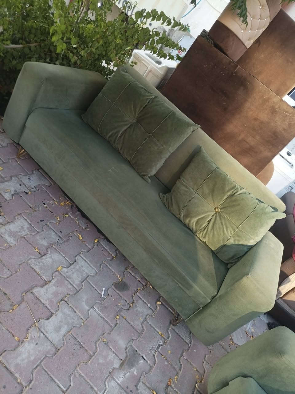معرض البركه
يوجد لدينا قنفات 6 نفر نظافه 70 بل 100 السعر 100
كاني كرده شارع مستشفى شهيد جزى ***********
