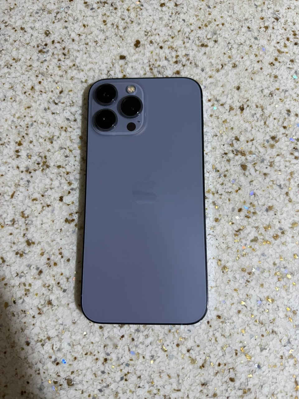 السلام عليكم للبيع فقط ايفون 13برو ماكس ذاكره 256كيكه امريكي شرط مامفتوح وين تفصحها افحصها  خللها فقط قاعده شحن مايشحن  سعر 625الف بي مجال ***********
