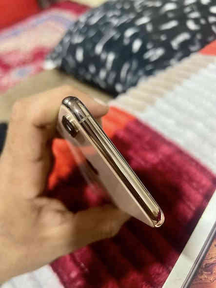 ماستر شرط Xs Max ماستر ذهبي كولد  64 ✅
جهاز مكفول من تصليح والعطل ✅
 بس كلاس مفطور وماماثر ابددد✅
مامصلح ولامبدل حتى البصمه شغاله ✅ 
*********** بغداد العبيدي 📍
سعر 150 الف وبي مجال بسيط ✅
