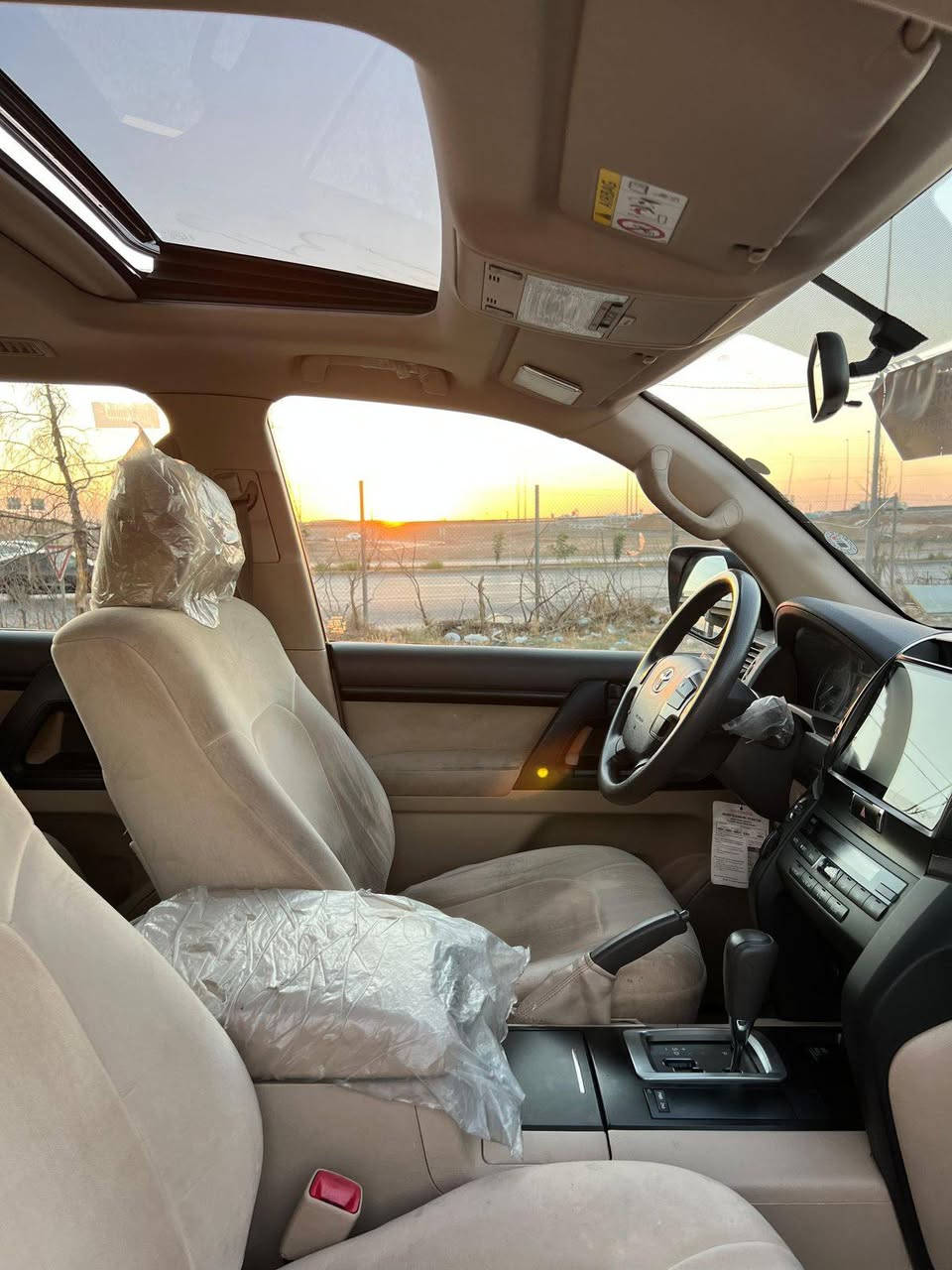 تۆیۆتا لاندکروز 2014 ‎مەکینە GX 4.0 شەش پستن
سفری ‎شەریکەی جیهان
دەبل سپێر سپیر تعلیق
۱۷۸هەزار کیلۆمتر ڕۆیشتوە
تەنها دەعامی لای سایەقی بۆیاغە وەدەرگای سایەقی قۆپێکی هەیە چاک نەکراوەتەوە لە وێنە دیارە ‎هیچ مەسرەفێکی تێدانیە 

سـعـر : لە کۆمێنت داوابکە ڕاستەوخۆ بۆت دێت 📥 

گێر و مەکیەنەی بەشەرت 
هیچ کێشەیەکی تێدا نییە 

ژمارەی خاوەنەکەی 
***********
