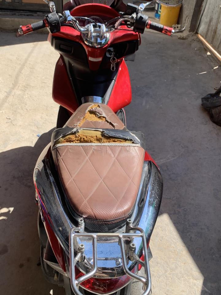 سلام عليكم         دراجه بي سي اكس جيل1                الدراجه مزود ياباني
على وضعهة 
ابيعلك من باب البيت 
ماشيه60زيرو مداريهة محسن دهن
بيهة شلعه قويه

سعرهة 1400بيهة مجال حك جيه

مكاني بغداد ابو غريب مو بعيد      

رقمي***********
